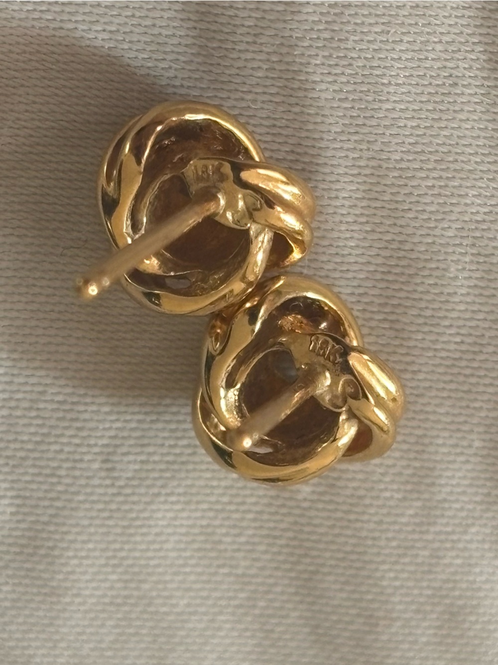 Vintage 18k Gold Knot Earrings - Picture 2 of 4